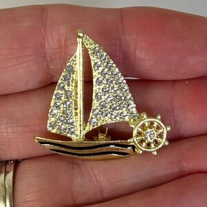 Brooch quicklist for show